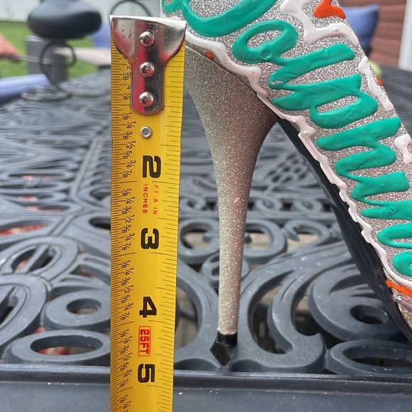 Customer Made Football Team High-heeled Pumps, Size 7 1/2 - Picture 12 of 12